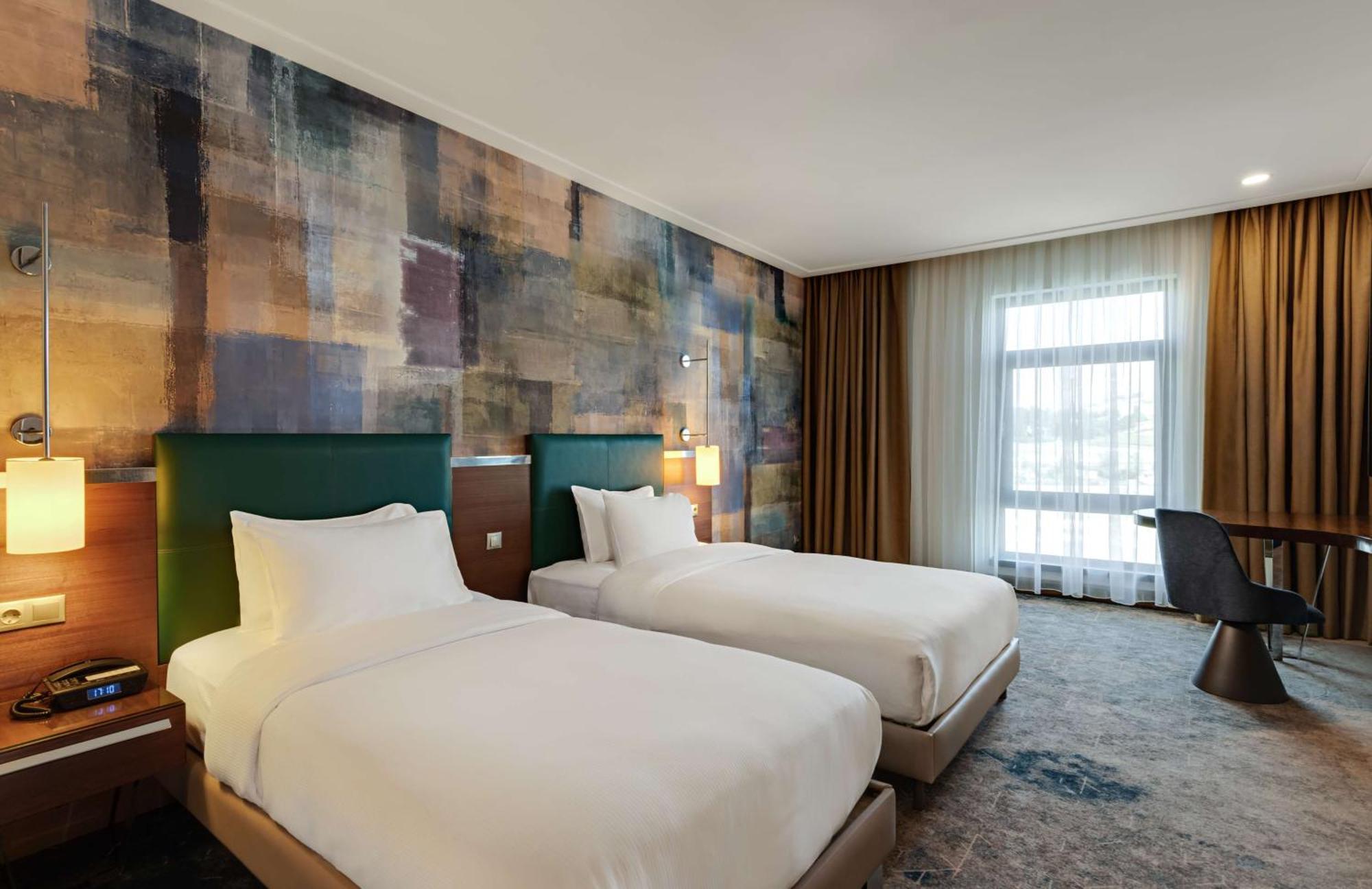 Doubletree By Hilton Van Exteriér fotografie